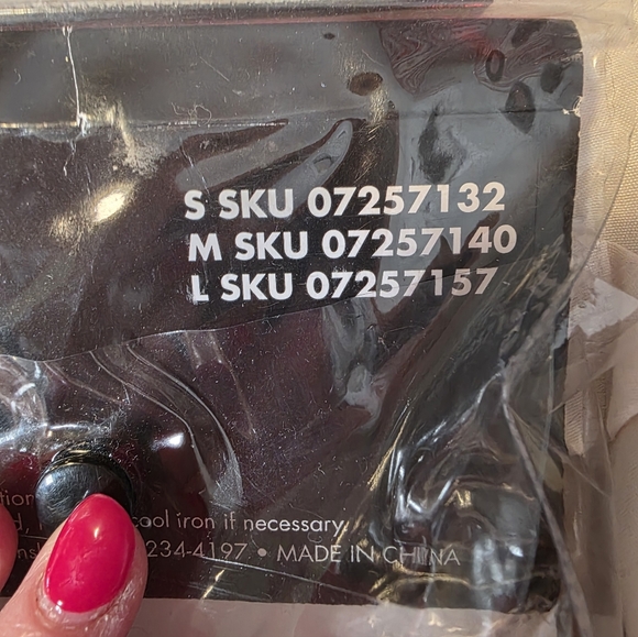 Spirit Halloween Referee Costume with Dress, Shorts and Hat Size Med - Picture 12 of 12